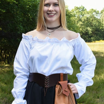 Carmen-pusero, röyhelökaulus ja puuvilla, valkoinen