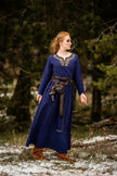 Aslaug-viikinkimekko, kirjailtu sininen mekko